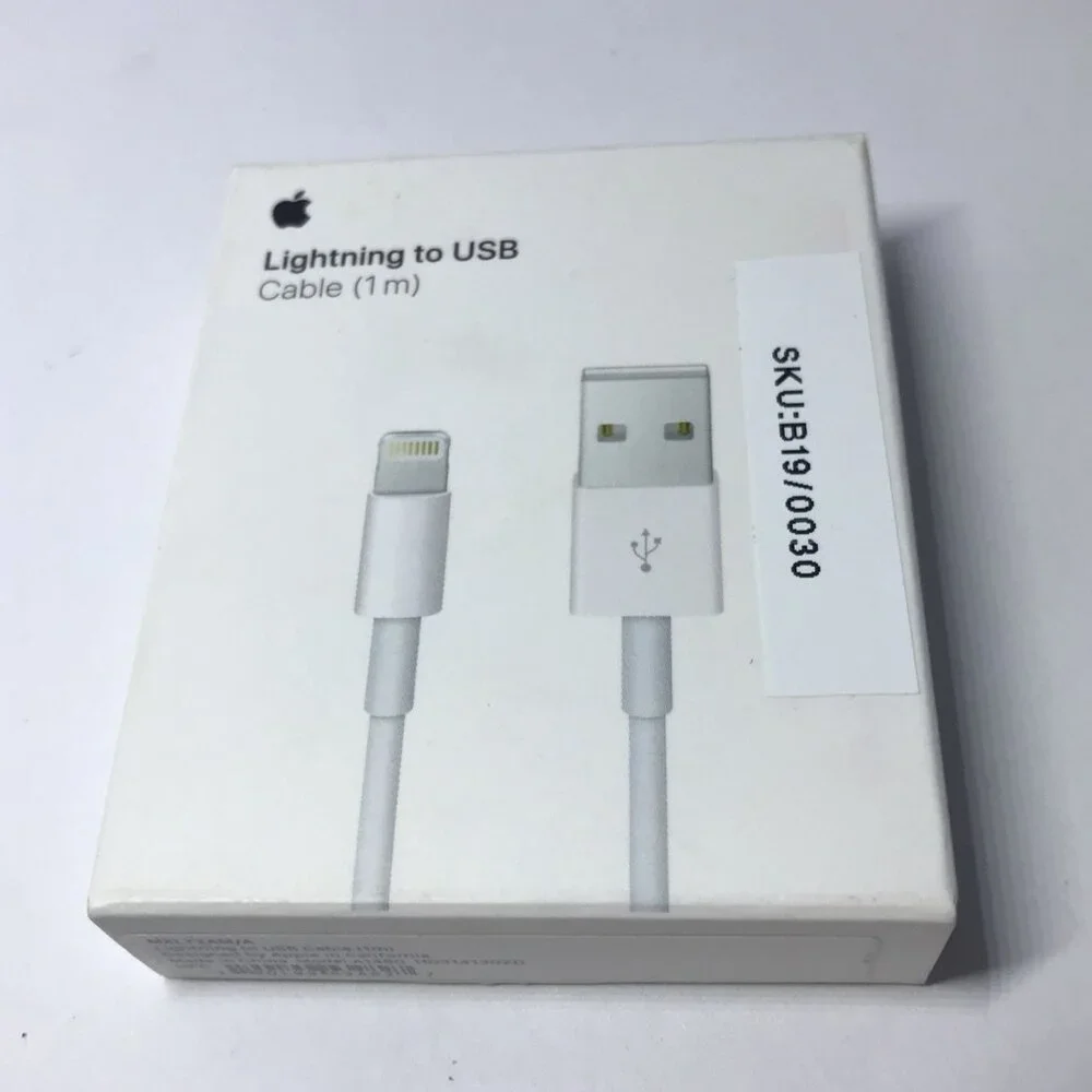 🍒 Official Apple USB-C to Lightning Cable [ 1m in Length ]